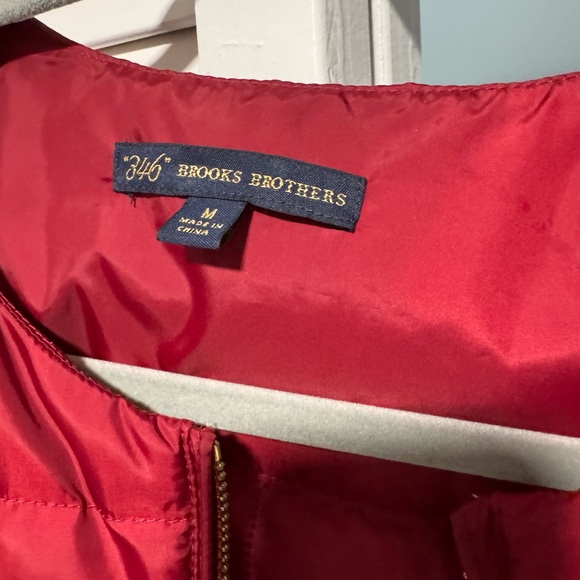 Ladies Brooks Brothers quilted down jacket 3/4 sleeve
Size Medium - Picture 3 of 3